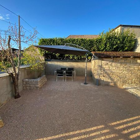Petite Maison En Pierre Au Calme Avec Exterieur Montbellet Extérieur photo