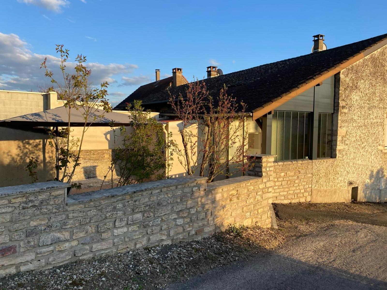 Petite Maison En Pierre Au Calme Avec Exterieur Montbellet Extérieur photo
